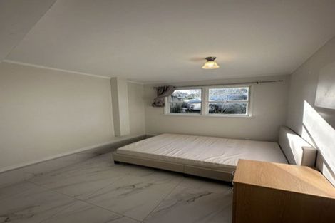 Photo of property in 25 Ellice Road, Totara Vale, Auckland, 0629