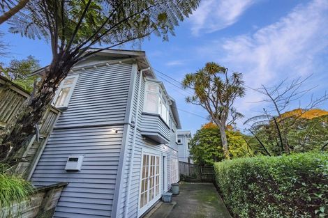 Photo of property in 76 Glenmore Street, Northland, Wellington, 6012