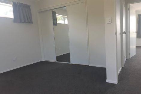 Photo of property in 1 Raelene Place, Massey, Auckland, 0614