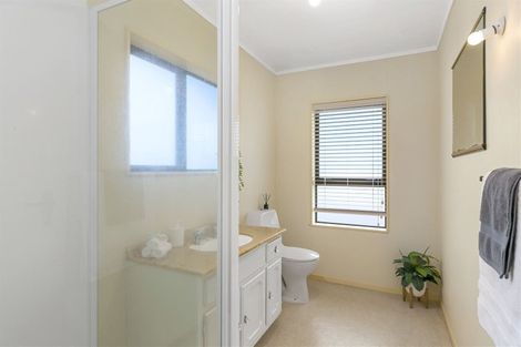 Photo of property in 35 Thatcher Crescent, Crofton Downs, Wellington, 6035