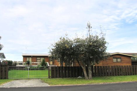 Photo of property in 5 Day Dawn Crescent, Omaha, 0986