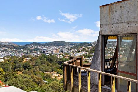 Photo of property in 4 Puketiro Avenue, Northland, Wellington, 6012