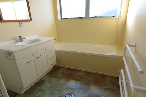 Photo of property in 4a Brandon Road, Glen Eden, Auckland, 0602
