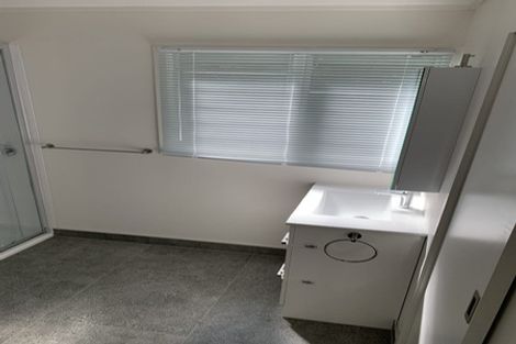 Photo of property in 26 Lauderdale Road, Birkdale, Auckland, 0626