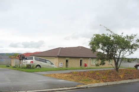 Photo of property in 18 Les Marston Place, Pukekohe, 2120