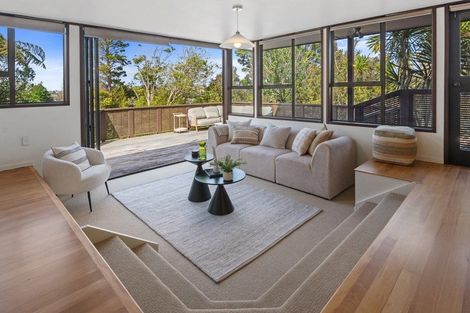 Photo of property in 33 Woodlands Crescent, Browns Bay, Auckland, 0630