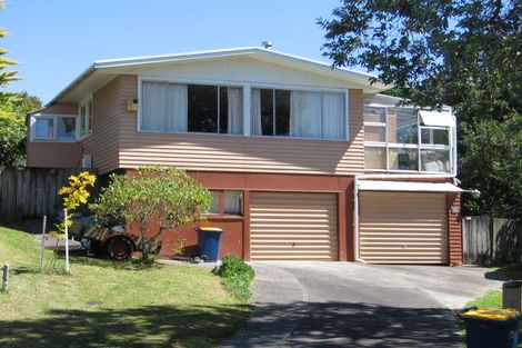 Photo of property in 6 Idyll Place, Northcross, Auckland, 0632