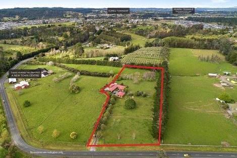 Photo of property in 27 Motu Road, Kumeu, 0891
