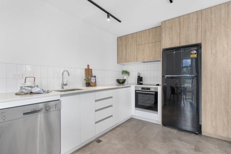 Photo of property in 69u2 Tiketike Way, Brooklyn, Wellington, 6021