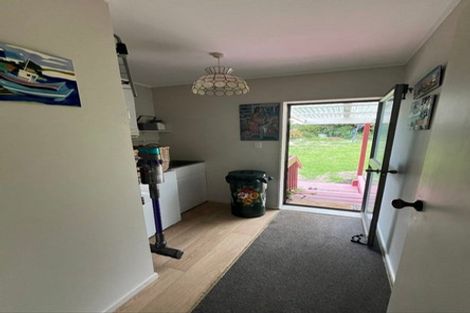Photo of property in 2/576 Beach Road, Rothesay Bay, Auckland, 0630