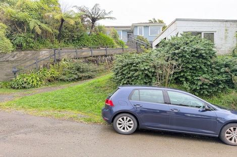 Photo of property in 98 Glanmire Road, Newlands, Wellington, 6037