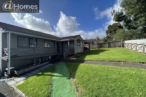 Photo of property in 15 Meadowood Drive, Unsworth Heights, Auckland, 0632