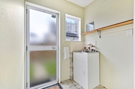 Photo of property in 2/21 Rollerson Street, Papakura, 2110