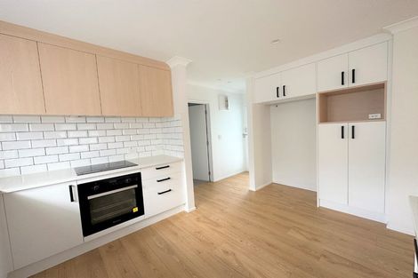 Photo of property in 5 Ussher Place, Pakuranga Heights, Auckland, 2010