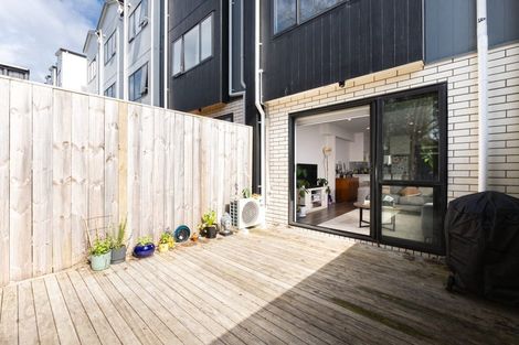 Photo of property in 53 Morihana Close, Glen Eden, Auckland, 0602