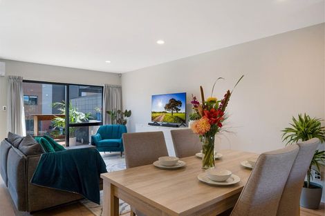 Photo of property in 8 Meritage Lane, Te Atatu South, Auckland, 0610