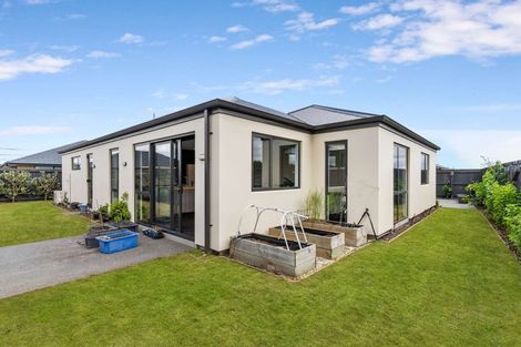 Photo of property in 16 Mary Carpenter Avenue, Yaldhurst, Christchurch, 8042