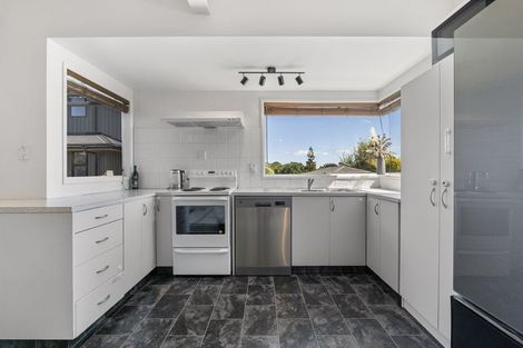 Photo of property in 3 Pukaka Street, Strandon, New Plymouth, 4312