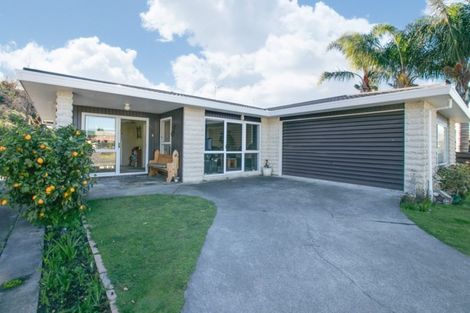 Photo of property in 16a Lowther Place, Taradale, Napier, 4112