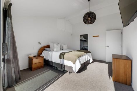 Photo of property in 64 Karina Road, Merrilands, New Plymouth, 4312