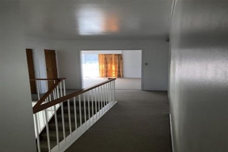 Photo of property in 1 Glenmore Road, Pakuranga Heights, Auckland, 2010