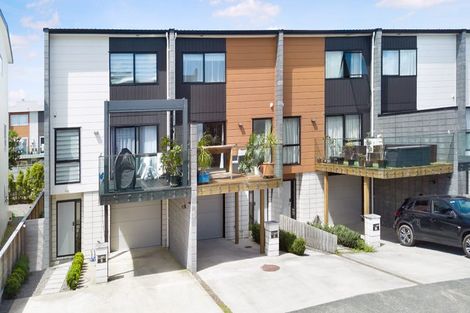 Photo of property in 8 Meritage Lane, Te Atatu South, Auckland, 0610