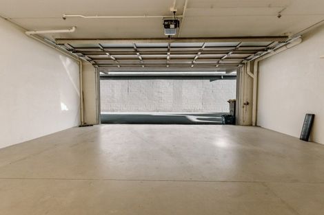 Photo of property in 2/35 Victoria Road, Mount Maunganui, 3116