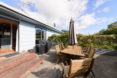 Photo of property in 28 Peppertree Glade, Kelvin Grove, Palmerston North, 4414