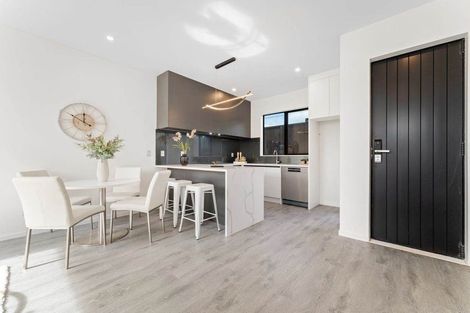 Photo of property in 5/122 Archibald Road, Kelston, Auckland, 0602