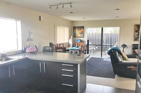 Photo of property in 39 Riverglade Parkway, Te Atatu South, Auckland, 0610