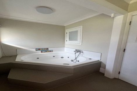 Photo of property in 2/46 Lyons Avenue, Murrays Bay, Auckland, 0630