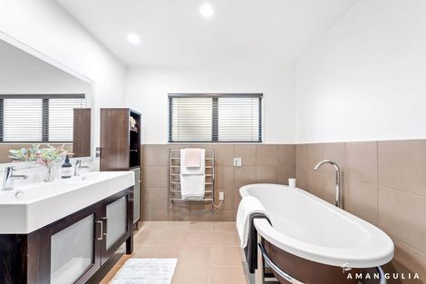 Photo of property in 6a Savoy Road, Glen Eden, Auckland, 0602