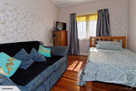 Photo of property in 52 Newington Road, Henderson, Auckland, 0612