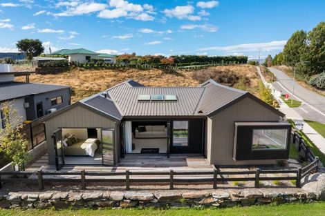 Photo of property in 1 Kamana Rise, Wanaka, 9382