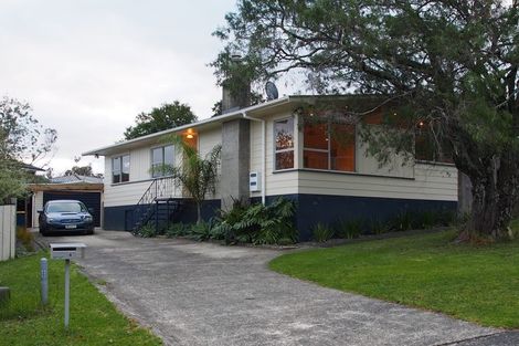 Photo of property in 4 Verena Place, Green Bay, Auckland, 0604