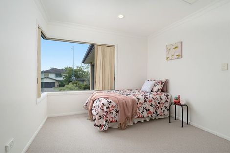 Photo of property in 24 Sapperton Drive, Henderson, Auckland, 0612