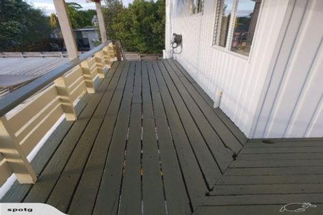 Photo of property in 8 Hinekohu Street, New Lynn, Auckland, 0600