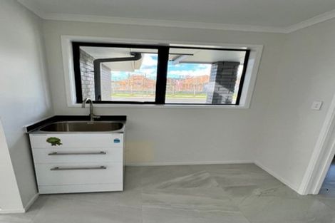 Photo of property in 24 Kerr Crescent, Patumahoe, 2679