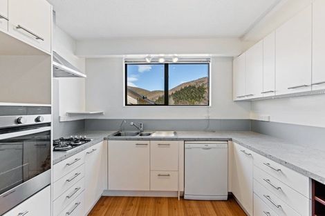 Photo of property in 17 Benmore Place, Omarama, 9412