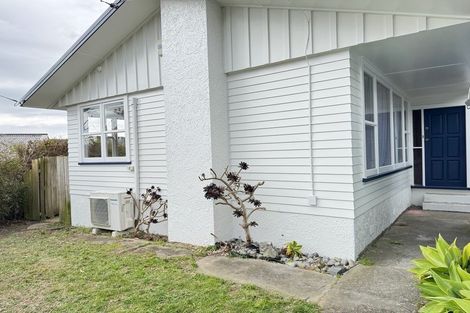 Photo of property in 16 Beazley Avenue, Paparangi, Wellington, 6037
