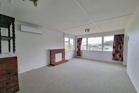 Photo of property in 57 Salford Street, Newlands, Wellington, 6037