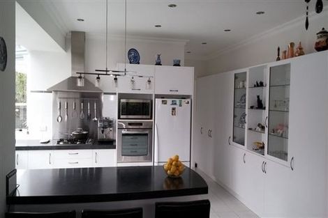 Photo of property in 30 Karu Crescent, Waikanae, 5036