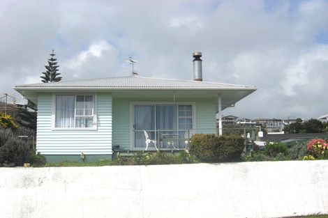 Photo of property in 4 Eton Place, Spotswood, New Plymouth, 4310