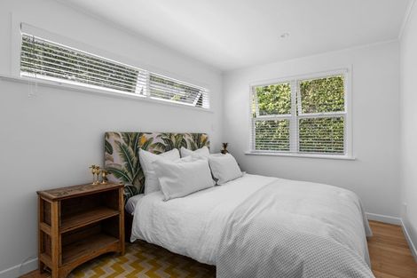 Photo of property in 121 Taikata Road, Te Atatu Peninsula, Auckland, 0610