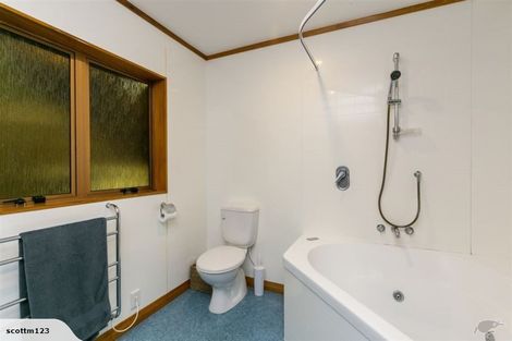 Photo of property in 90b Thurleigh Grove, Karori, Wellington, 6012