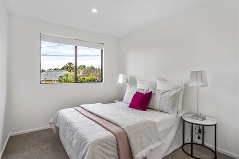Photo of property in 1/1 Meadowvale Avenue, Forrest Hill, Auckland, 0620