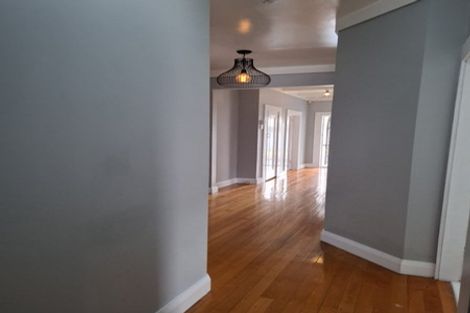 Photo of property in 1/12 Golf Road, New Lynn, Auckland, 0600