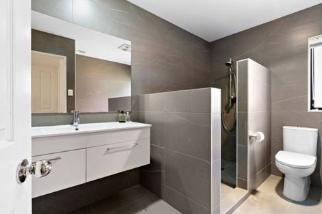 Photo of property in 23 Kerlin Crescent, West Harbour, Auckland, 0618