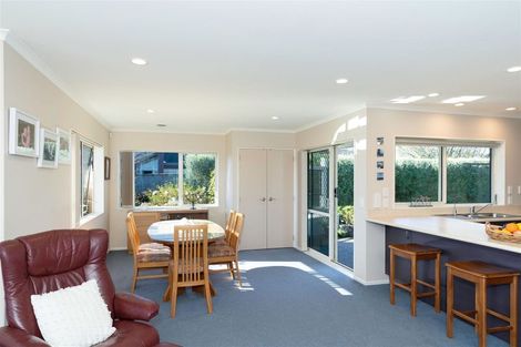 Photo of property in 98 Regent Drive, Paraparaumu Beach, Paraparaumu, 5032