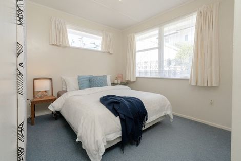 Photo of property in 15 Mark Avenue, Paparangi, Wellington, 6037
